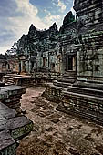 Angkor - Banteay Samre, the courtyard inside the first enclosure.